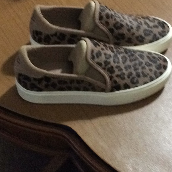 COPY - Ugg slip On Sneakers - Picture 4 of 11